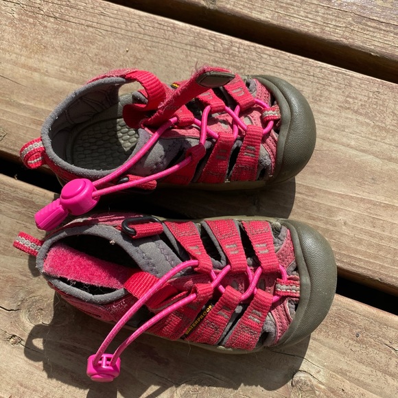 Pink leek sandals - Picture 1 of 3